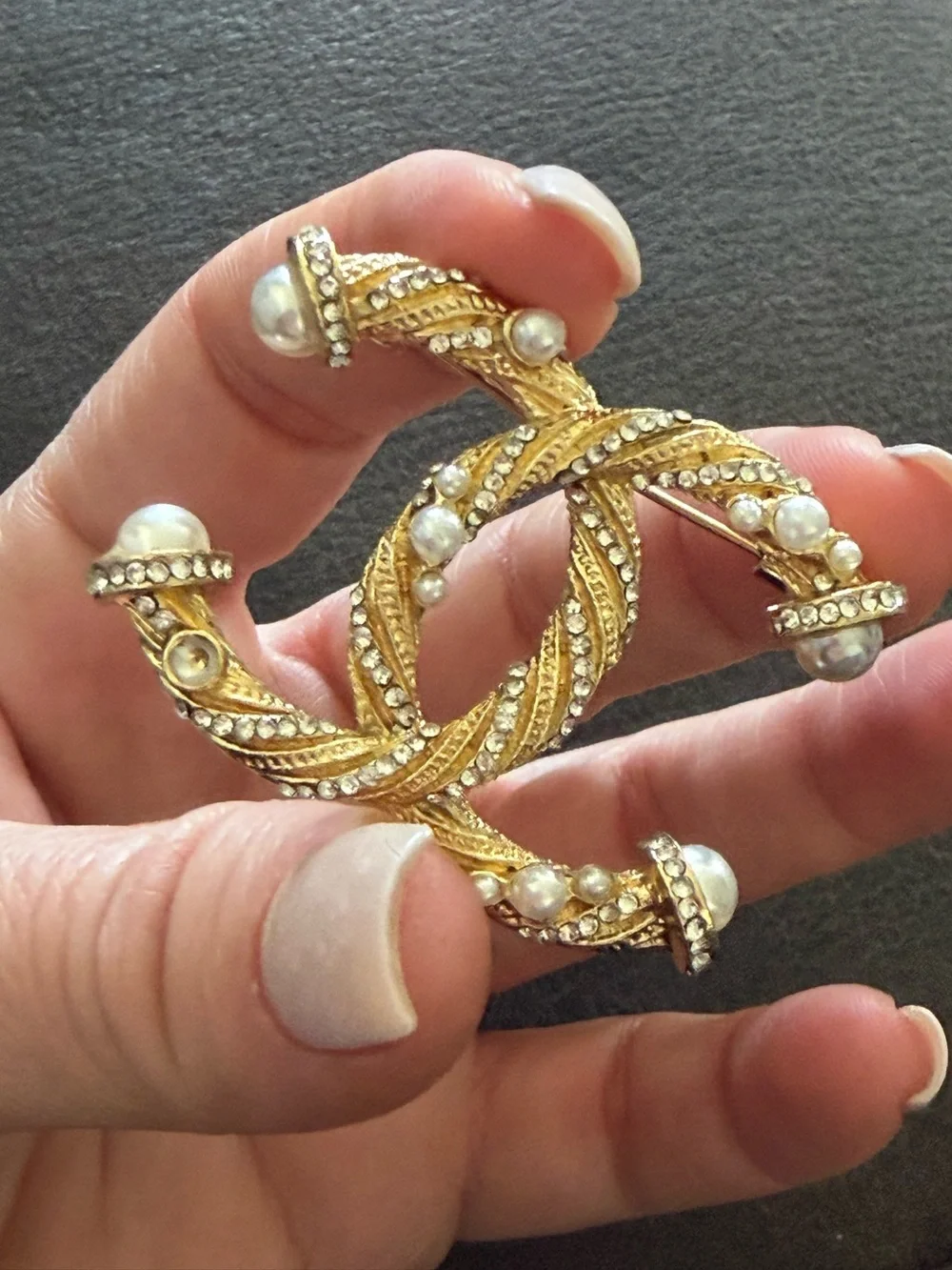 Chanel brooch - Picture 10 of 10